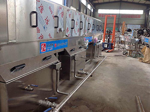 遼寧周轉(zhuǎn)箱清洗機(jī)生產(chǎn)設(shè)備哪里有售歡迎來電 諸城九龍機(jī)械